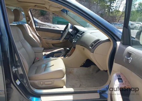 2004 Honda Accord 3.0 Ex z USA, uszkodzony, nr VIN 1HGCM66504A004140